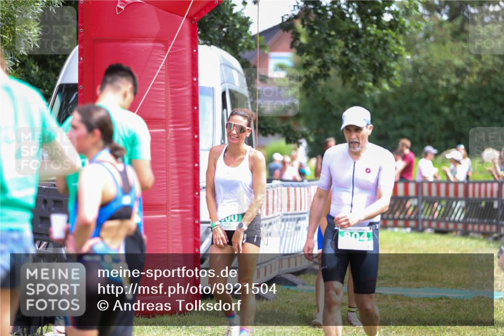 21.06.2026 - 29. Vierlanden-Triathlon Andreas Tolksdorf http://msf.ph/oto/9921504 21.06.2026 13:32:32 Ziel 683, 769, 804, 986, 1003, 1010 meine-sportfotos.de