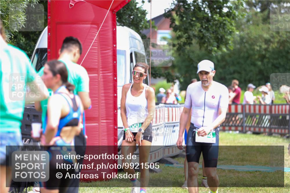 21.06.2026 - 29. Vierlanden-Triathlon Andreas Tolksdorf http://msf.ph/oto/9921505 21.06.2026 13:32:32 Ziel 683, 769, 804, 986, 1003, 1010 meine-sportfotos.de