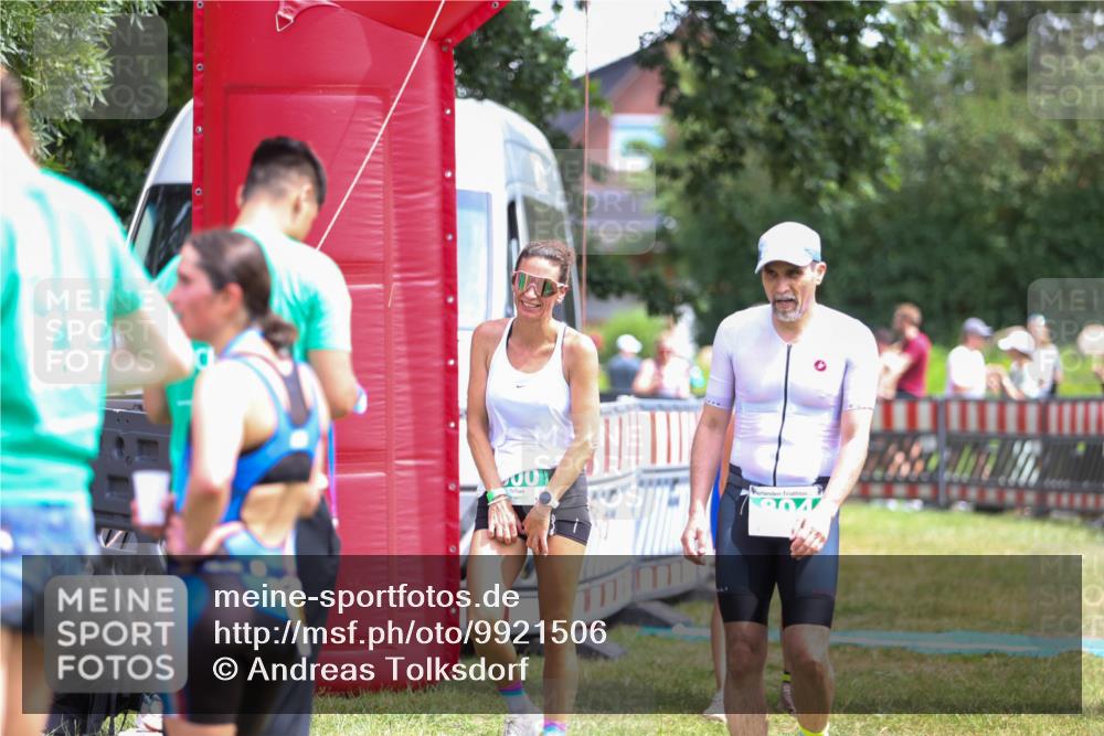 21.06.2026 - 29. Vierlanden-Triathlon Andreas Tolksdorf http://msf.ph/oto/9921506 21.06.2026 13:32:32 Ziel 683, 769, 804, 986, 1003, 1010 meine-sportfotos.de