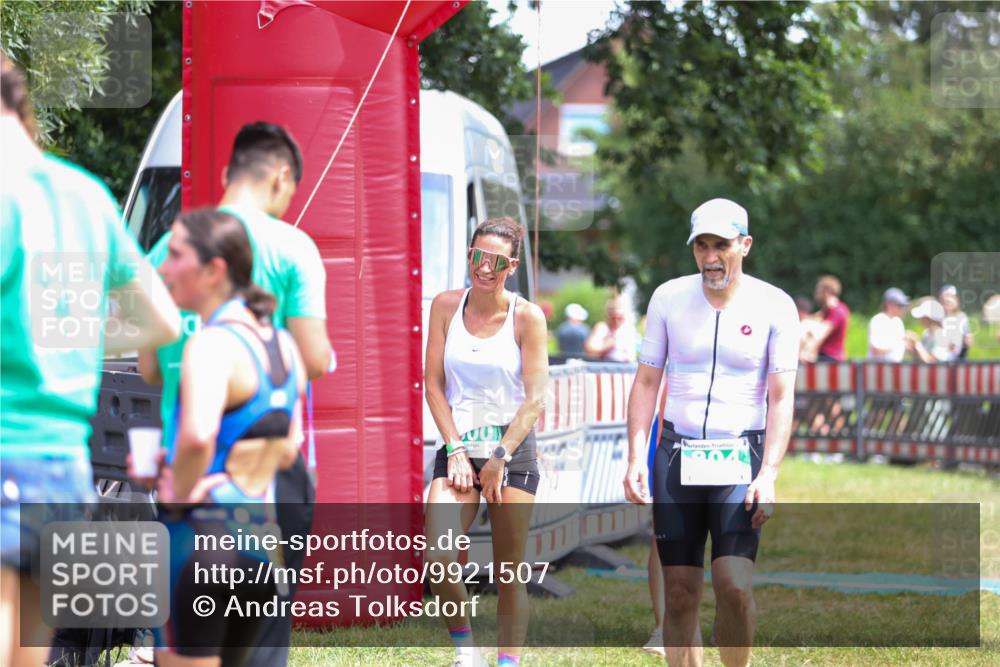 21.06.2026 - 29. Vierlanden-Triathlon Andreas Tolksdorf http://msf.ph/oto/9921507 21.06.2026 13:32:32 Ziel 683, 769, 804, 986, 1003, 1010 meine-sportfotos.de