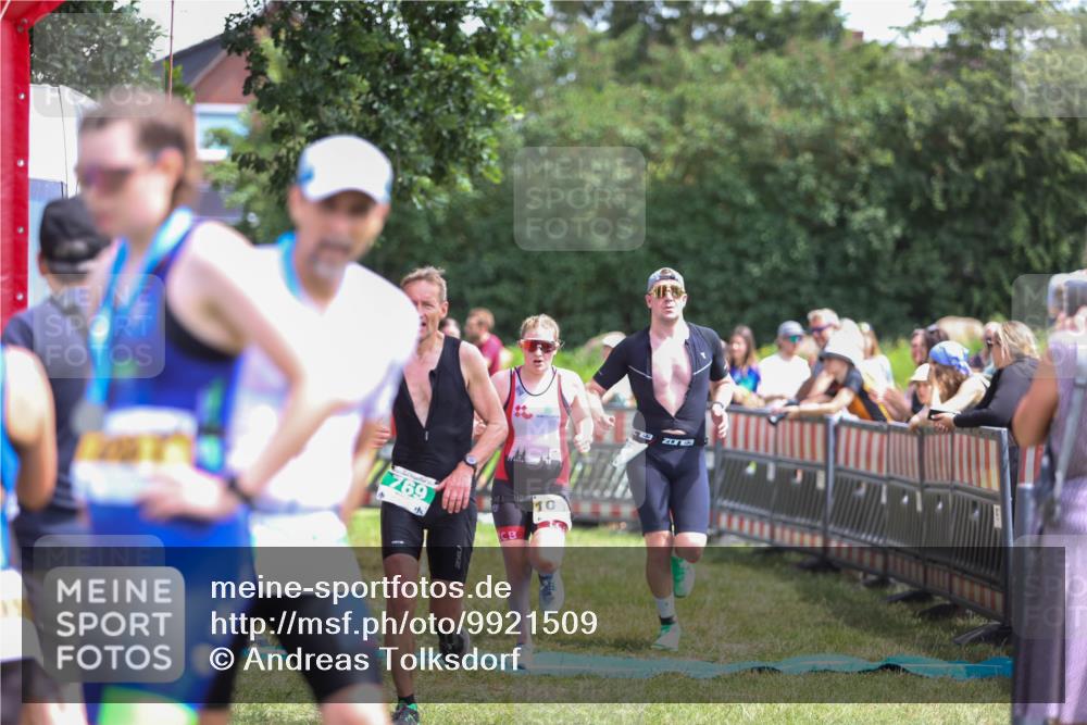 21.06.2026 - 29. Vierlanden-Triathlon Andreas Tolksdorf http://msf.ph/oto/9921509 21.06.2026 13:32:36 Ziel 683, 769, 986, 1003 meine-sportfotos.de