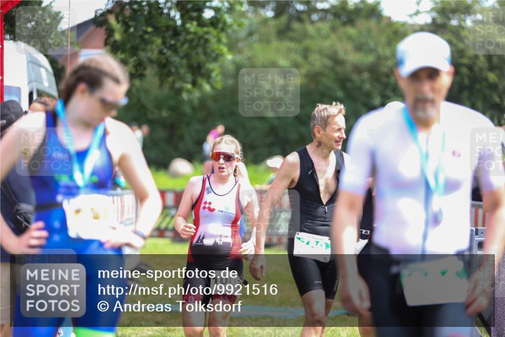 21.06.2026 - 29. Vierlanden-Triathlon Andreas Tolksdorf http://msf.ph/oto/9921516 21.06.2026 13:32:38 Ziel 683, 769, 986, 1003 meine-sportfotos.de