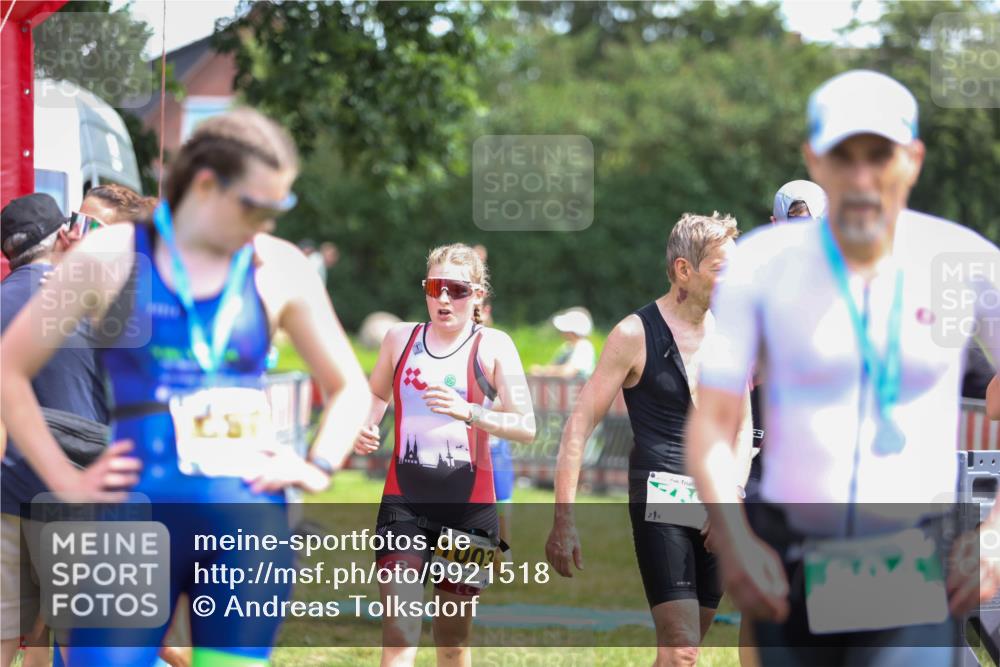 21.06.2026 - 29. Vierlanden-Triathlon Andreas Tolksdorf http://msf.ph/oto/9921518 21.06.2026 13:32:39 Ziel 683, 769, 986, 1003 meine-sportfotos.de