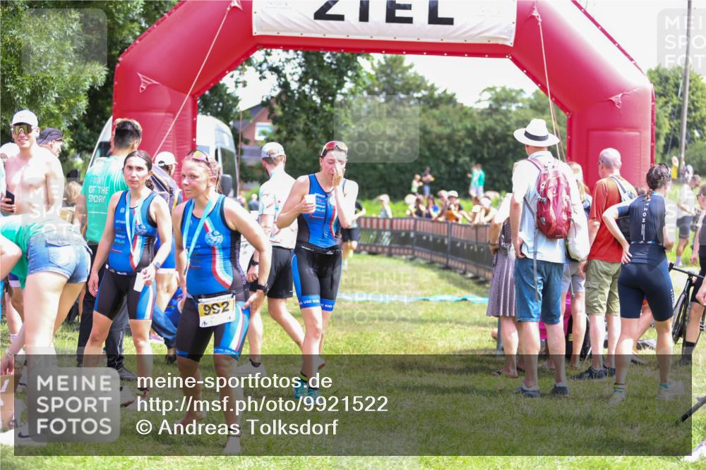 21.06.2026 - 29. Vierlanden-Triathlon Andreas Tolksdorf http://msf.ph/oto/9921522 21.06.2026 13:33:08 Ziel 172, 844, 872, 882, 897 meine-sportfotos.de