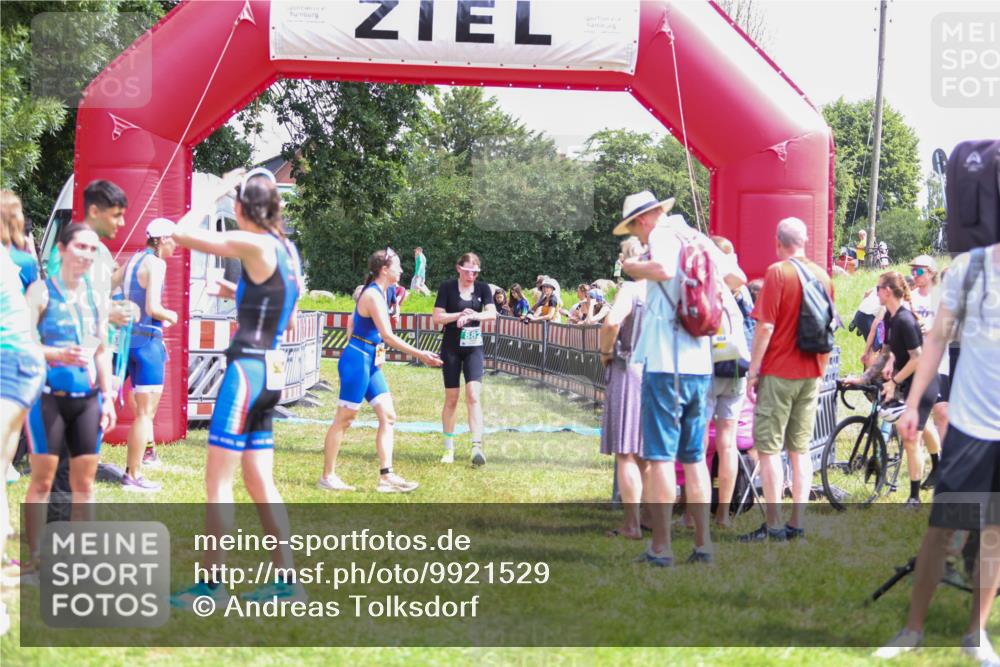 21.06.2026 - 29. Vierlanden-Triathlon Andreas Tolksdorf http://msf.ph/oto/9921529 21.06.2026 13:33:12 Ziel 172, 672, 786, 794, 844, 872, 882, 897 meine-sportfotos.de