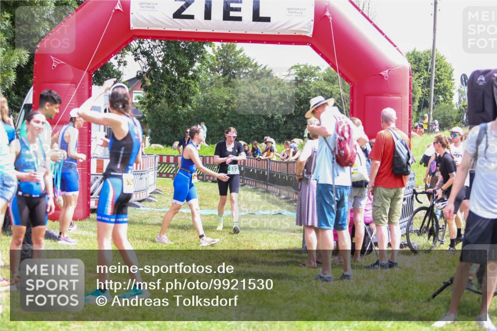 21.06.2026 - 29. Vierlanden-Triathlon Andreas Tolksdorf http://msf.ph/oto/9921530 21.06.2026 13:33:12 Ziel 172, 672, 786, 794, 844, 872, 882, 897 meine-sportfotos.de