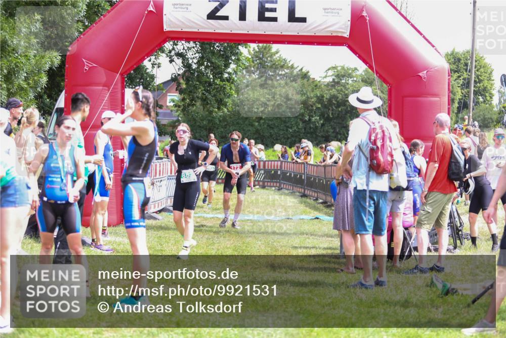 21.06.2026 - 29. Vierlanden-Triathlon Andreas Tolksdorf http://msf.ph/oto/9921531 21.06.2026 13:33:17 Ziel 172, 672, 786, 794, 872, 897 meine-sportfotos.de