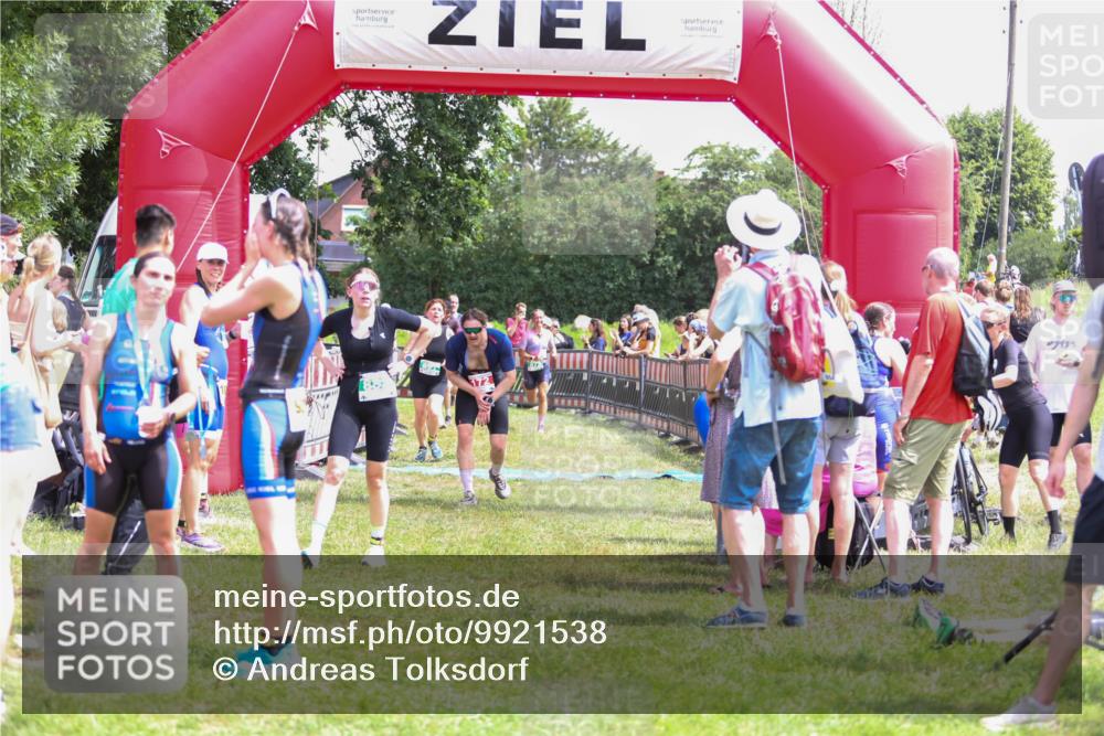 21.06.2026 - 29. Vierlanden-Triathlon Andreas Tolksdorf http://msf.ph/oto/9921538 21.06.2026 13:33:17 Ziel 172, 672, 786, 794, 872, 897 meine-sportfotos.de
