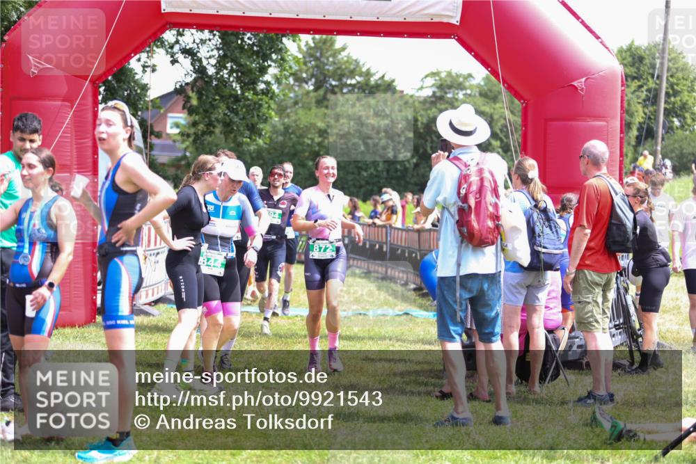 21.06.2026 - 29. Vierlanden-Triathlon Andreas Tolksdorf http://msf.ph/oto/9921543 21.06.2026 13:33:21 Ziel 672, 786, 794, 872, 897 meine-sportfotos.de