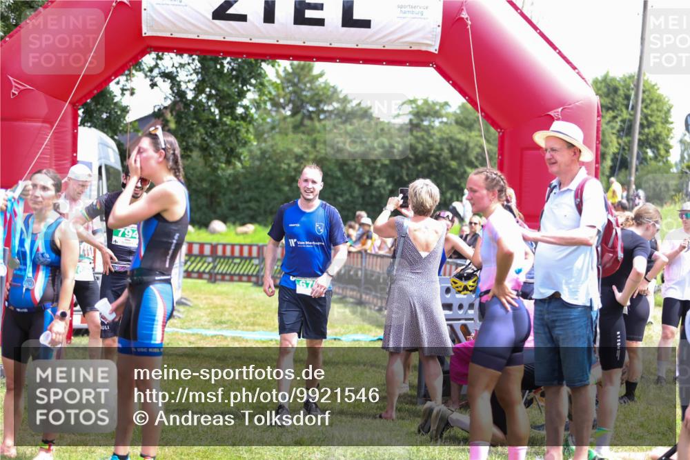 21.06.2026 - 29. Vierlanden-Triathlon Andreas Tolksdorf http://msf.ph/oto/9921546 21.06.2026 13:33:29 Ziel 59, 737, 776, 869 meine-sportfotos.de