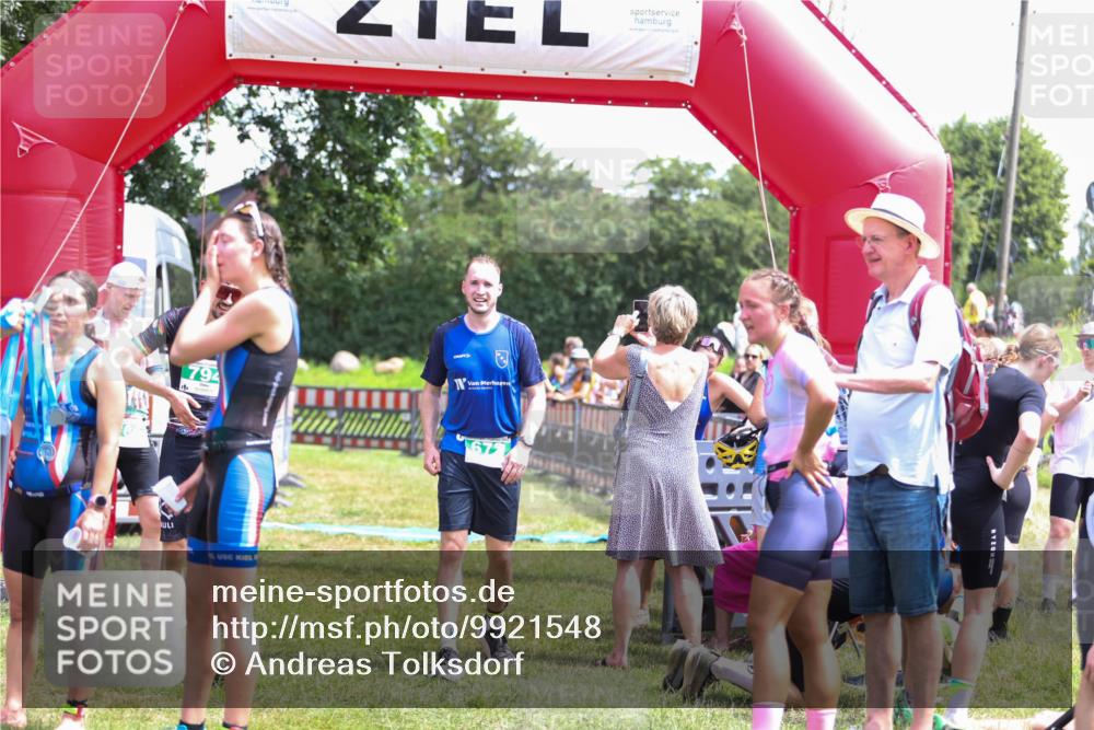 21.06.2026 - 29. Vierlanden-Triathlon Andreas Tolksdorf http://msf.ph/oto/9921548 21.06.2026 13:33:29 Ziel 59, 737, 776, 869 meine-sportfotos.de