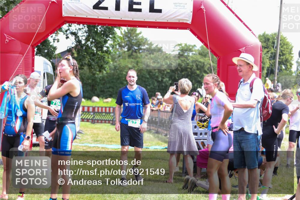 21.06.2026 - 29. Vierlanden-Triathlon Andreas Tolksdorf http://msf.ph/oto/9921549 21.06.2026 13:33:29 Ziel 59, 737, 776, 869 meine-sportfotos.de