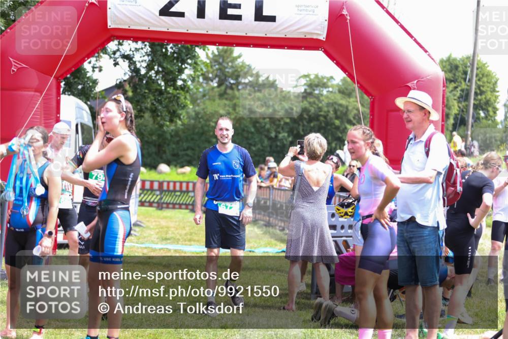 21.06.2026 - 29. Vierlanden-Triathlon Andreas Tolksdorf http://msf.ph/oto/9921550 21.06.2026 13:33:29 Ziel 59, 737, 776, 869 meine-sportfotos.de