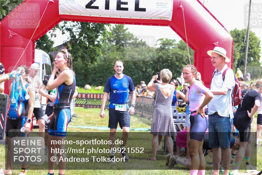 21.06.2026 - 29. Vierlanden-Triathlon Andreas Tolksdorf http://msf.ph/oto/9921552 21.06.2026 13:33:29 Ziel 59, 737, 776, 869 meine-sportfotos.de