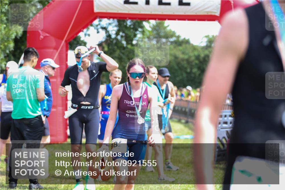 21.06.2026 - 29. Vierlanden-Triathlon Andreas Tolksdorf http://msf.ph/oto/9921555 21.06.2026 13:34:39 Ziel 171 meine-sportfotos.de