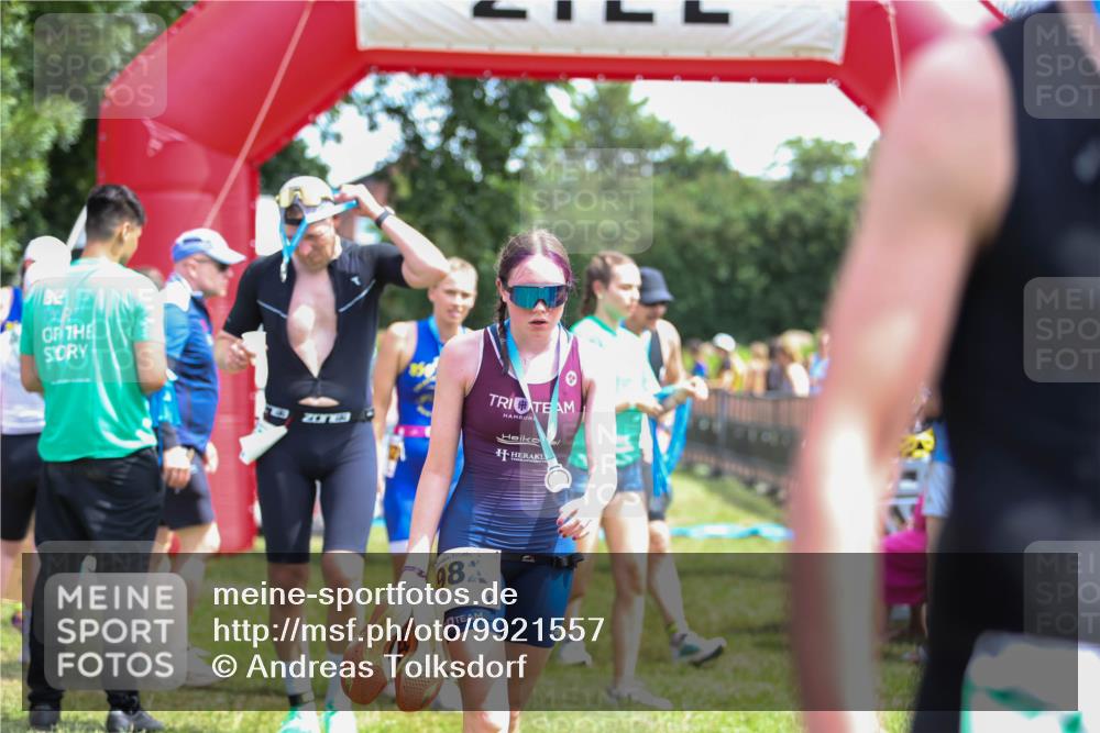 21.06.2026 - 29. Vierlanden-Triathlon Andreas Tolksdorf http://msf.ph/oto/9921557 21.06.2026 13:34:39 Ziel 171 meine-sportfotos.de