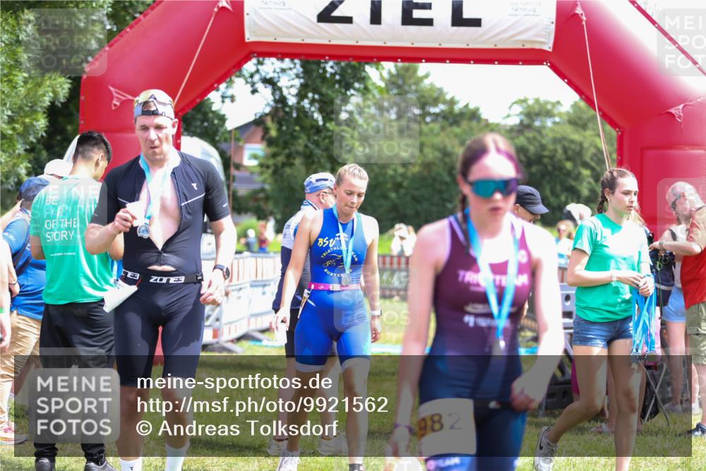 21.06.2026 - 29. Vierlanden-Triathlon Andreas Tolksdorf http://msf.ph/oto/9921562 21.06.2026 13:34:40 Ziel 171 meine-sportfotos.de