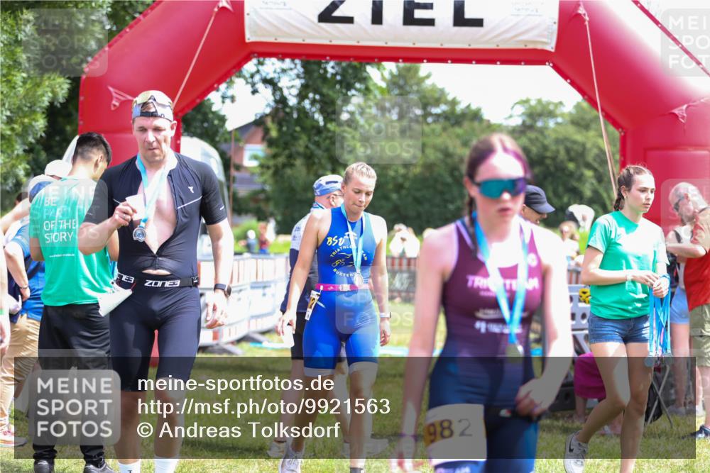 21.06.2026 - 29. Vierlanden-Triathlon Andreas Tolksdorf http://msf.ph/oto/9921563 21.06.2026 13:34:40 Ziel 171 meine-sportfotos.de