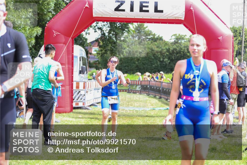 21.06.2026 - 29. Vierlanden-Triathlon Andreas Tolksdorf http://msf.ph/oto/9921570 21.06.2026 13:34:43 Ziel 171 meine-sportfotos.de