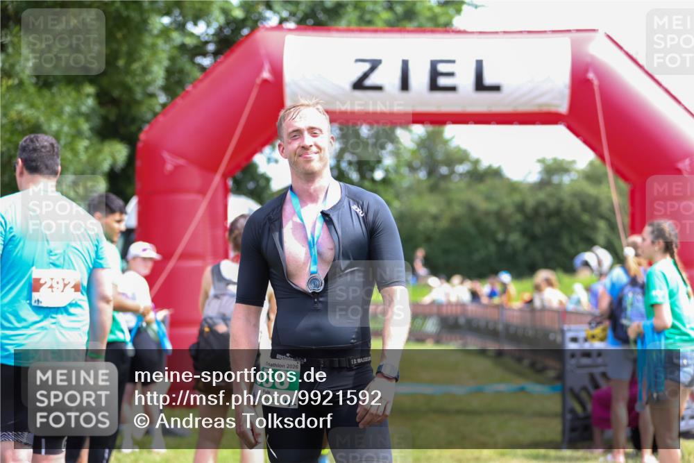 21.06.2026 - 29. Vierlanden-Triathlon Andreas Tolksdorf http://msf.ph/oto/9921592 21.06.2026 13:35:41 Ziel  meine-sportfotos.de