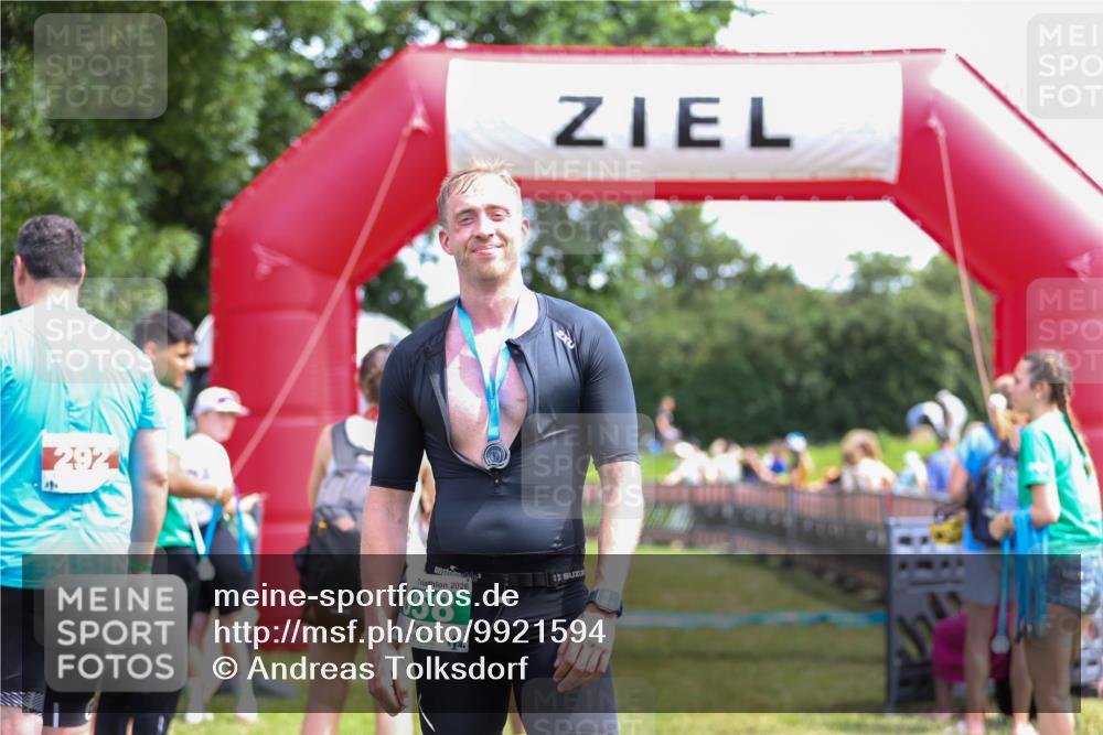 21.06.2026 - 29. Vierlanden-Triathlon Andreas Tolksdorf http://msf.ph/oto/9921594 21.06.2026 13:35:41 Ziel  meine-sportfotos.de