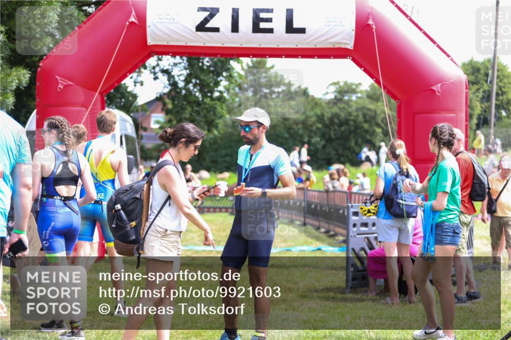 21.06.2026 - 29. Vierlanden-Triathlon Andreas Tolksdorf http://msf.ph/oto/9921603 21.06.2026 13:35:53 Ziel 278, 687, 723 meine-sportfotos.de