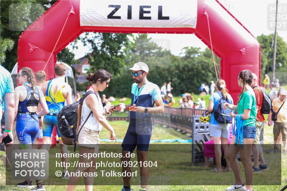 21.06.2026 - 29. Vierlanden-Triathlon Andreas Tolksdorf http://msf.ph/oto/9921604 21.06.2026 13:35:53 Ziel 278, 687, 723 meine-sportfotos.de