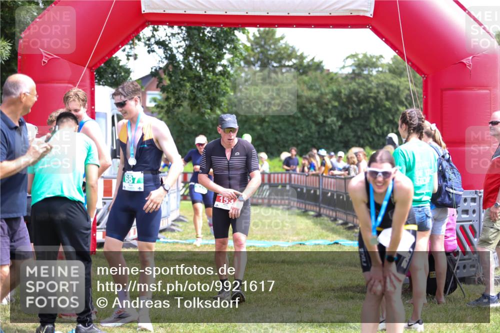 21.06.2026 - 29. Vierlanden-Triathlon Andreas Tolksdorf http://msf.ph/oto/9921617 21.06.2026 13:36:14 Ziel 5, 845 meine-sportfotos.de