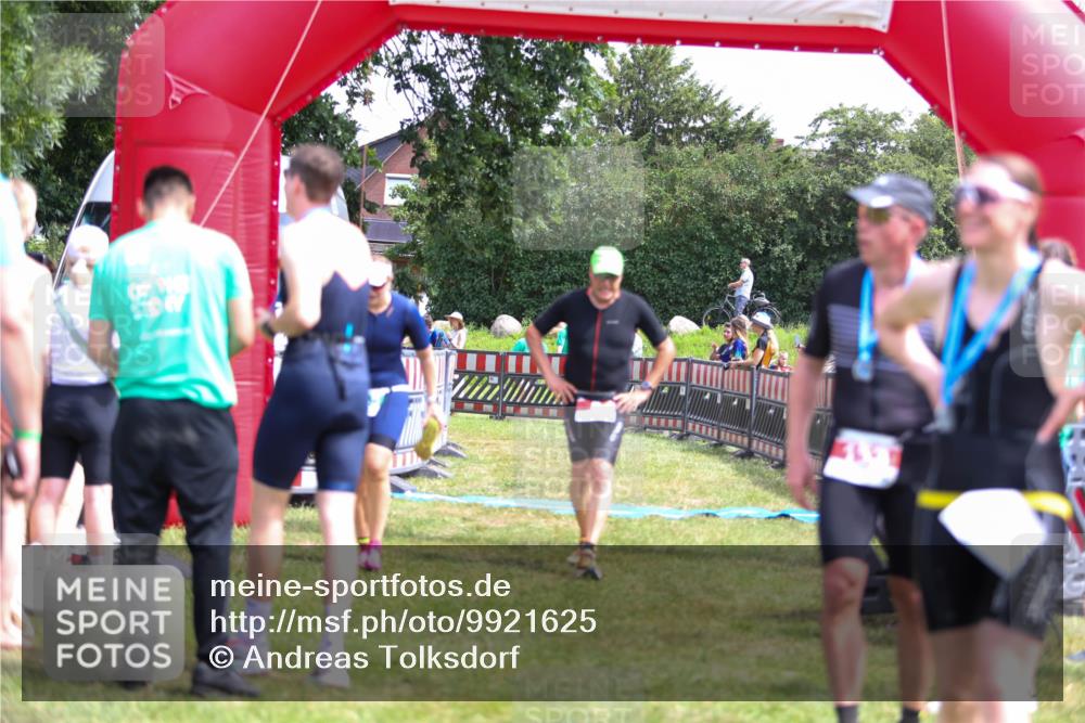21.06.2026 - 29. Vierlanden-Triathlon Andreas Tolksdorf http://msf.ph/oto/9921625 21.06.2026 13:36:21 Ziel 5 meine-sportfotos.de