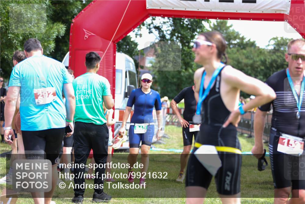 21.06.2026 - 29. Vierlanden-Triathlon Andreas Tolksdorf http://msf.ph/oto/9921632 21.06.2026 13:36:24 Ziel  meine-sportfotos.de