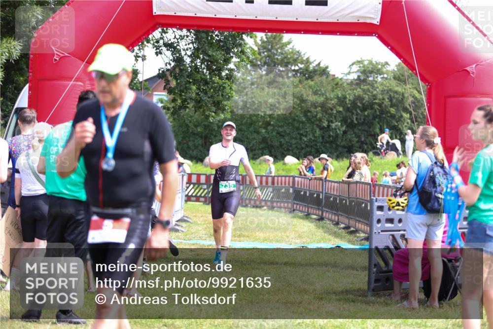 21.06.2026 - 29. Vierlanden-Triathlon Andreas Tolksdorf http://msf.ph/oto/9921635 21.06.2026 13:36:40 Ziel 735, 783 meine-sportfotos.de