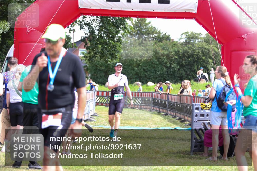 21.06.2026 - 29. Vierlanden-Triathlon Andreas Tolksdorf http://msf.ph/oto/9921637 21.06.2026 13:36:40 Ziel 735, 783 meine-sportfotos.de