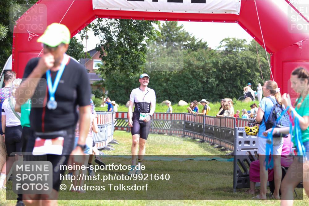 21.06.2026 - 29. Vierlanden-Triathlon Andreas Tolksdorf http://msf.ph/oto/9921640 21.06.2026 13:36:40 Ziel 735, 783 meine-sportfotos.de