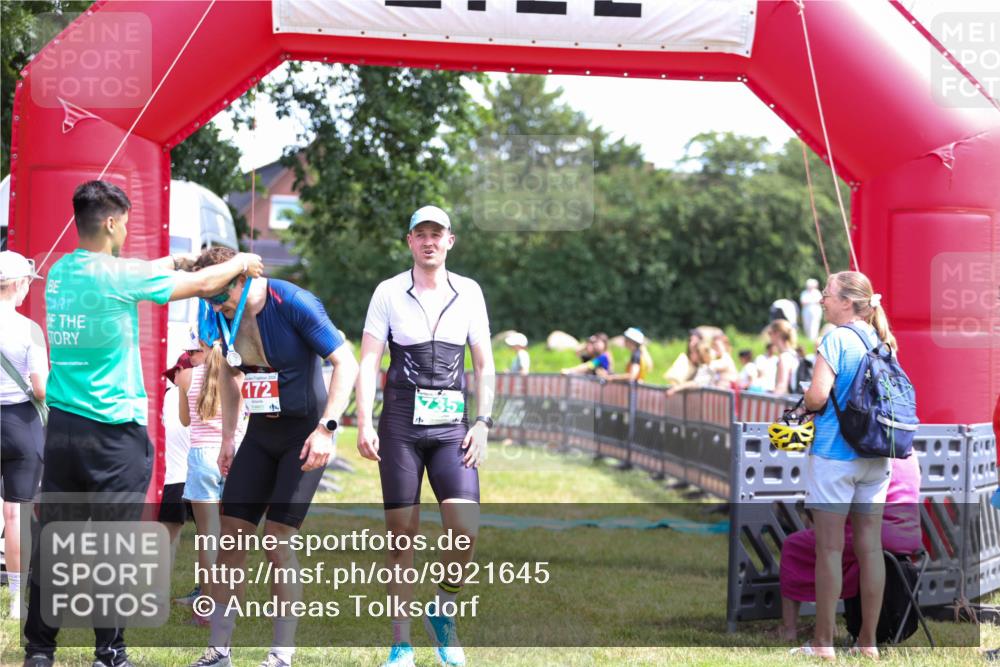 21.06.2026 - 29. Vierlanden-Triathlon Andreas Tolksdorf http://msf.ph/oto/9921645 21.06.2026 13:36:44 Ziel  meine-sportfotos.de