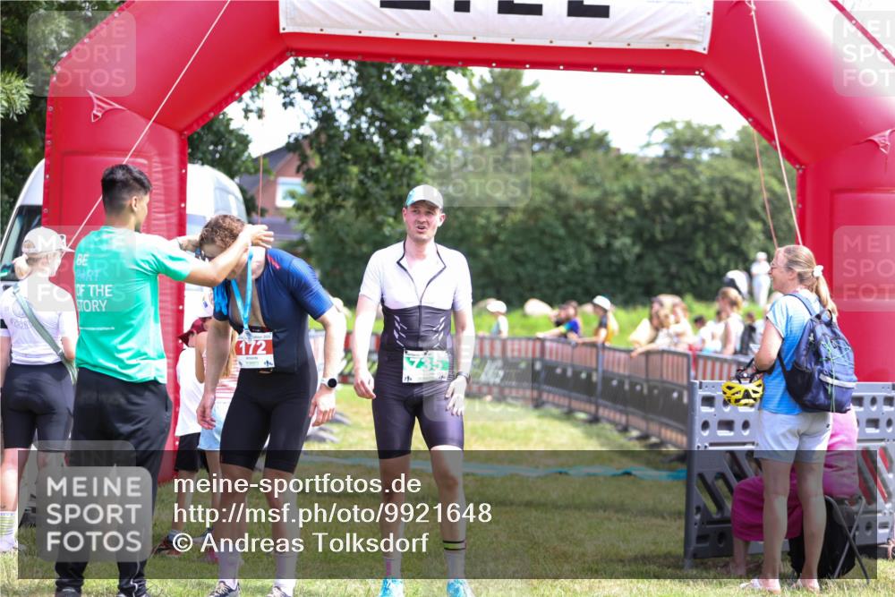 21.06.2026 - 29. Vierlanden-Triathlon Andreas Tolksdorf http://msf.ph/oto/9921648 21.06.2026 13:36:44 Ziel  meine-sportfotos.de