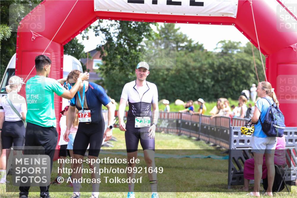 21.06.2026 - 29. Vierlanden-Triathlon Andreas Tolksdorf http://msf.ph/oto/9921649 21.06.2026 13:36:44 Ziel  meine-sportfotos.de