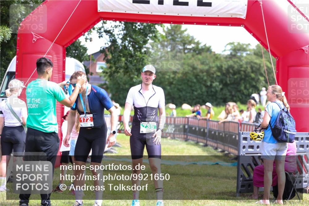21.06.2026 - 29. Vierlanden-Triathlon Andreas Tolksdorf http://msf.ph/oto/9921650 21.06.2026 13:36:44 Ziel  meine-sportfotos.de