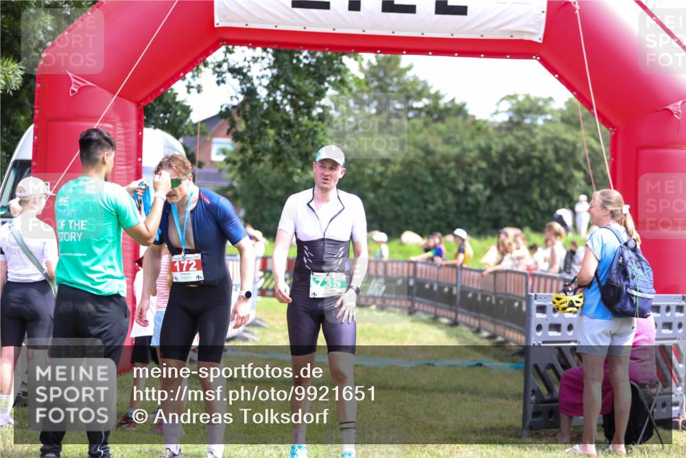 21.06.2026 - 29. Vierlanden-Triathlon Andreas Tolksdorf http://msf.ph/oto/9921651 21.06.2026 13:36:44 Ziel  meine-sportfotos.de
