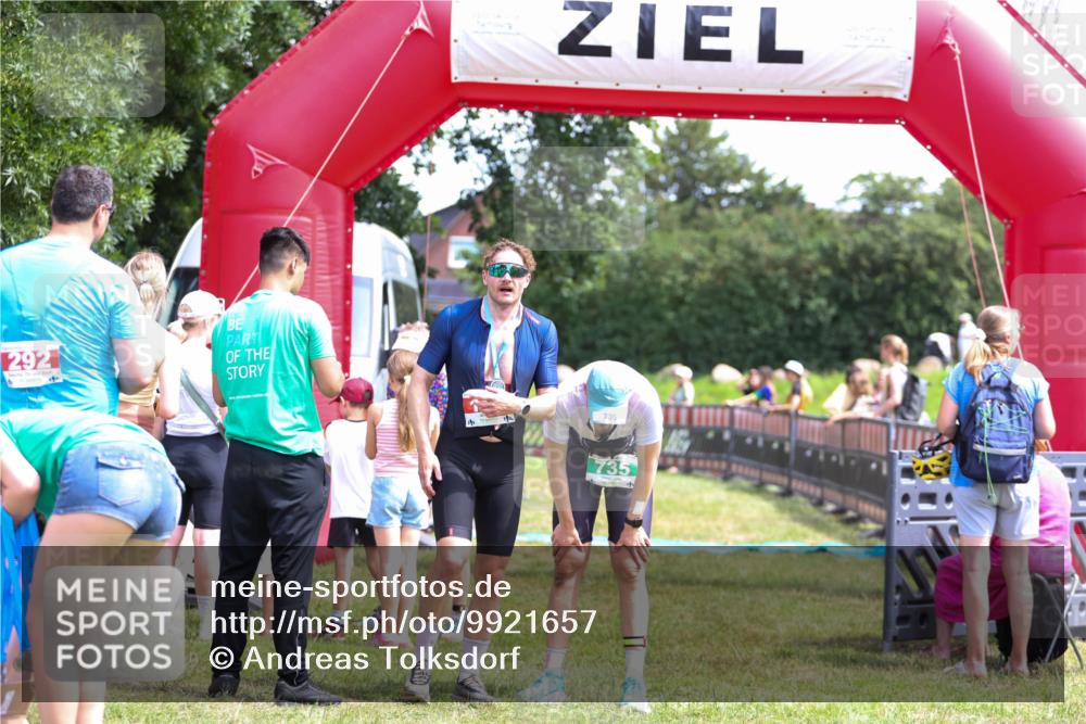 21.06.2026 - 29. Vierlanden-Triathlon Andreas Tolksdorf http://msf.ph/oto/9921657 21.06.2026 13:36:46 Ziel  meine-sportfotos.de