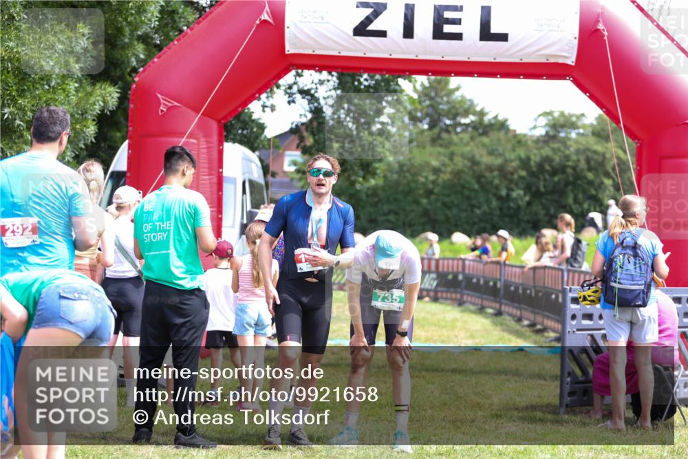 21.06.2026 - 29. Vierlanden-Triathlon Andreas Tolksdorf http://msf.ph/oto/9921658 21.06.2026 13:36:46 Ziel  meine-sportfotos.de