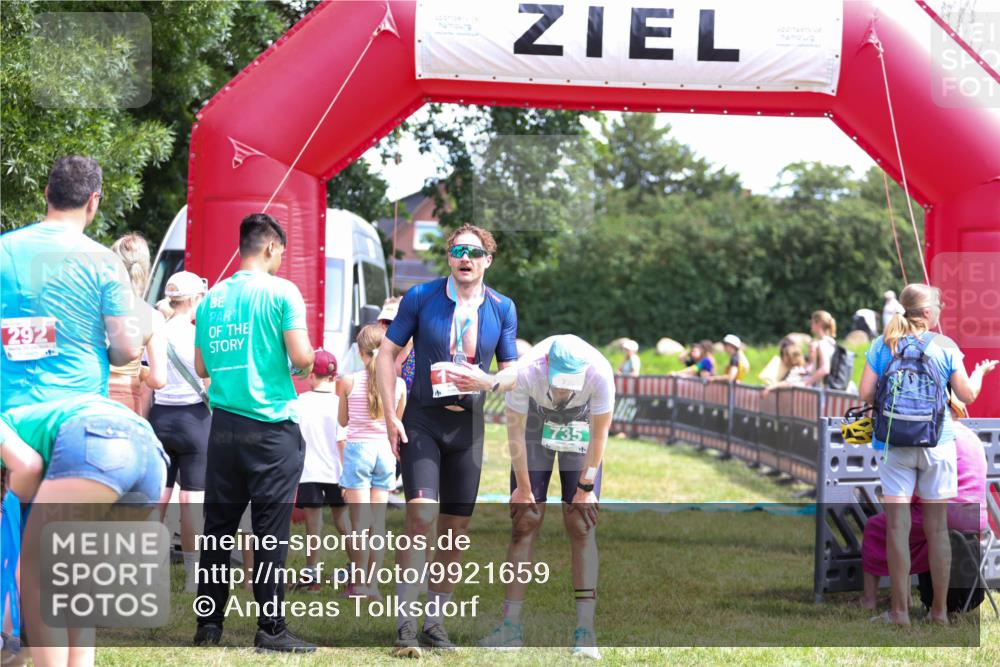 21.06.2026 - 29. Vierlanden-Triathlon Andreas Tolksdorf http://msf.ph/oto/9921659 21.06.2026 13:36:46 Ziel  meine-sportfotos.de