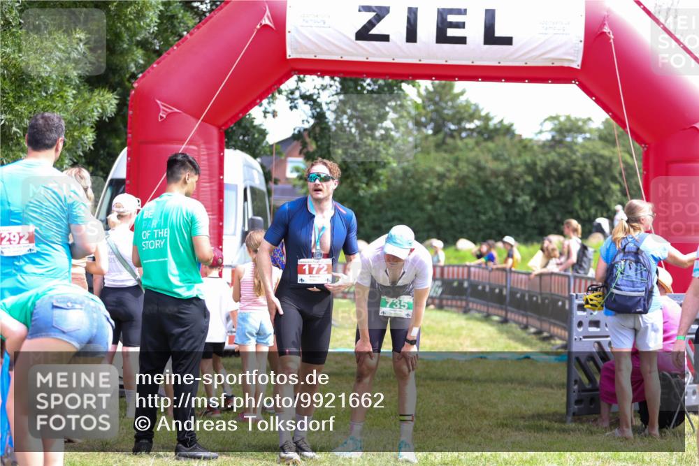 21.06.2026 - 29. Vierlanden-Triathlon Andreas Tolksdorf http://msf.ph/oto/9921662 21.06.2026 13:36:46 Ziel  meine-sportfotos.de