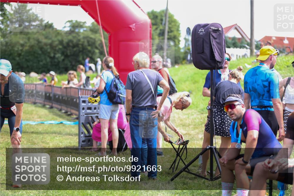 21.06.2026 - 29. Vierlanden-Triathlon Andreas Tolksdorf http://msf.ph/oto/9921663 21.06.2026 13:37:10 Ziel 1005 meine-sportfotos.de