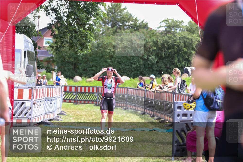 21.06.2026 - 29. Vierlanden-Triathlon Andreas Tolksdorf http://msf.ph/oto/9921689 21.06.2026 13:37:44 Ziel 846, 870, 1002 meine-sportfotos.de
