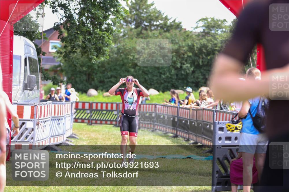 21.06.2026 - 29. Vierlanden-Triathlon Andreas Tolksdorf http://msf.ph/oto/9921693 21.06.2026 13:37:44 Ziel 846, 870, 1002 meine-sportfotos.de