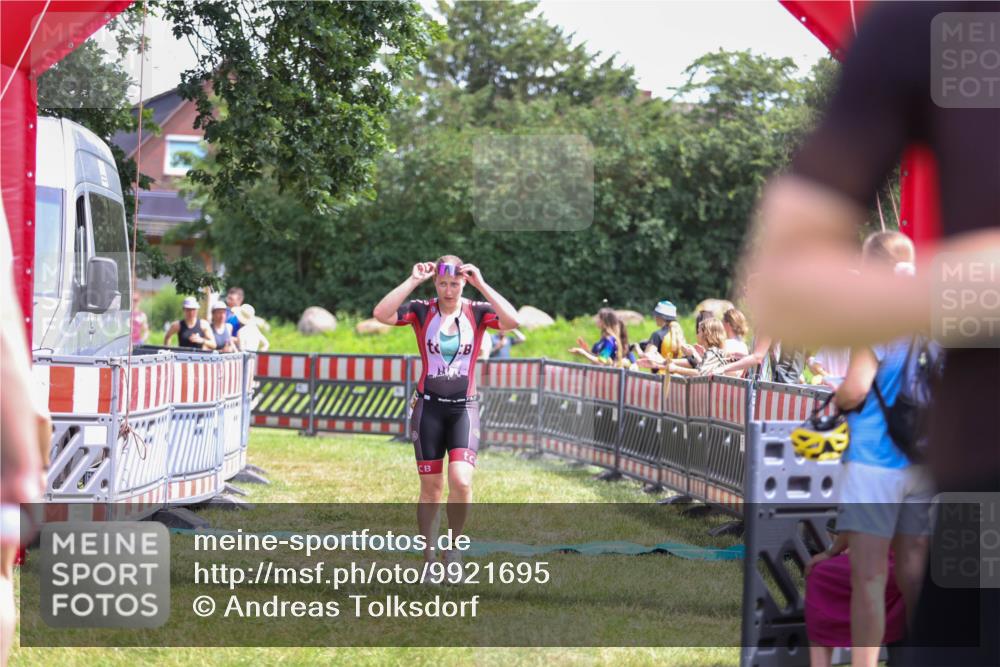 21.06.2026 - 29. Vierlanden-Triathlon Andreas Tolksdorf http://msf.ph/oto/9921695 21.06.2026 13:37:44 Ziel 846, 870, 1002 meine-sportfotos.de