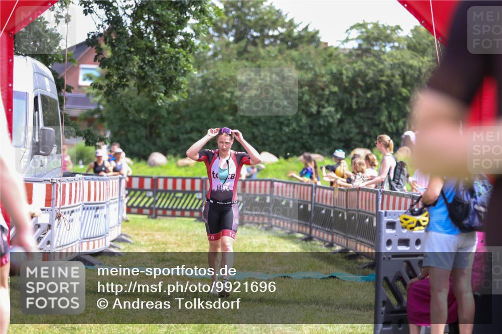 21.06.2026 - 29. Vierlanden-Triathlon Andreas Tolksdorf http://msf.ph/oto/9921696 21.06.2026 13:37:44 Ziel 846, 870, 1002 meine-sportfotos.de