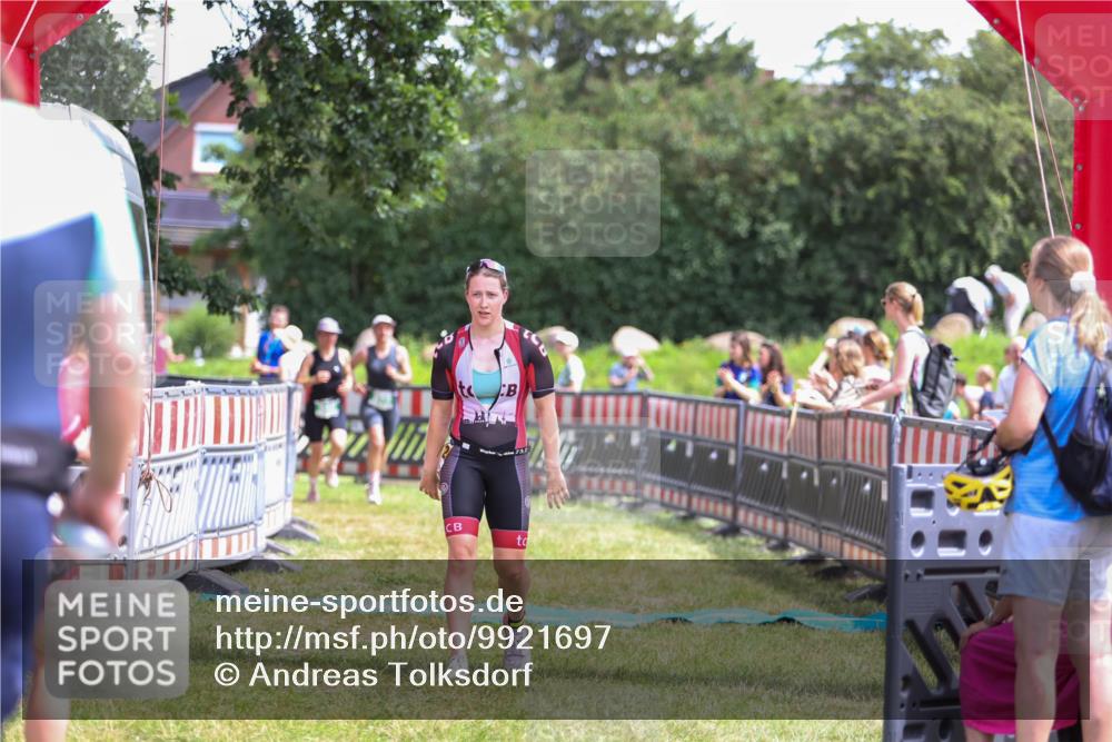 21.06.2026 - 29. Vierlanden-Triathlon Andreas Tolksdorf http://msf.ph/oto/9921697 21.06.2026 13:37:45 Ziel 846, 870, 1002 meine-sportfotos.de