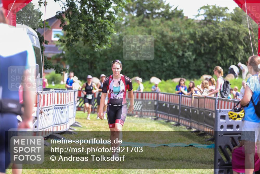 21.06.2026 - 29. Vierlanden-Triathlon Andreas Tolksdorf http://msf.ph/oto/9921703 21.06.2026 13:37:45 Ziel 846, 870, 1002 meine-sportfotos.de