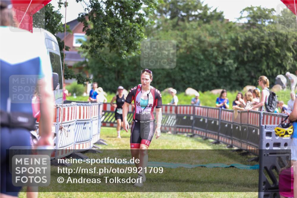 21.06.2026 - 29. Vierlanden-Triathlon Andreas Tolksdorf http://msf.ph/oto/9921709 21.06.2026 13:37:46 Ziel 846, 870, 1002 meine-sportfotos.de